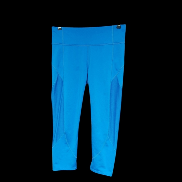Athleta Pants - EUC Athleta Vibrant Blue Cropped Leggings M